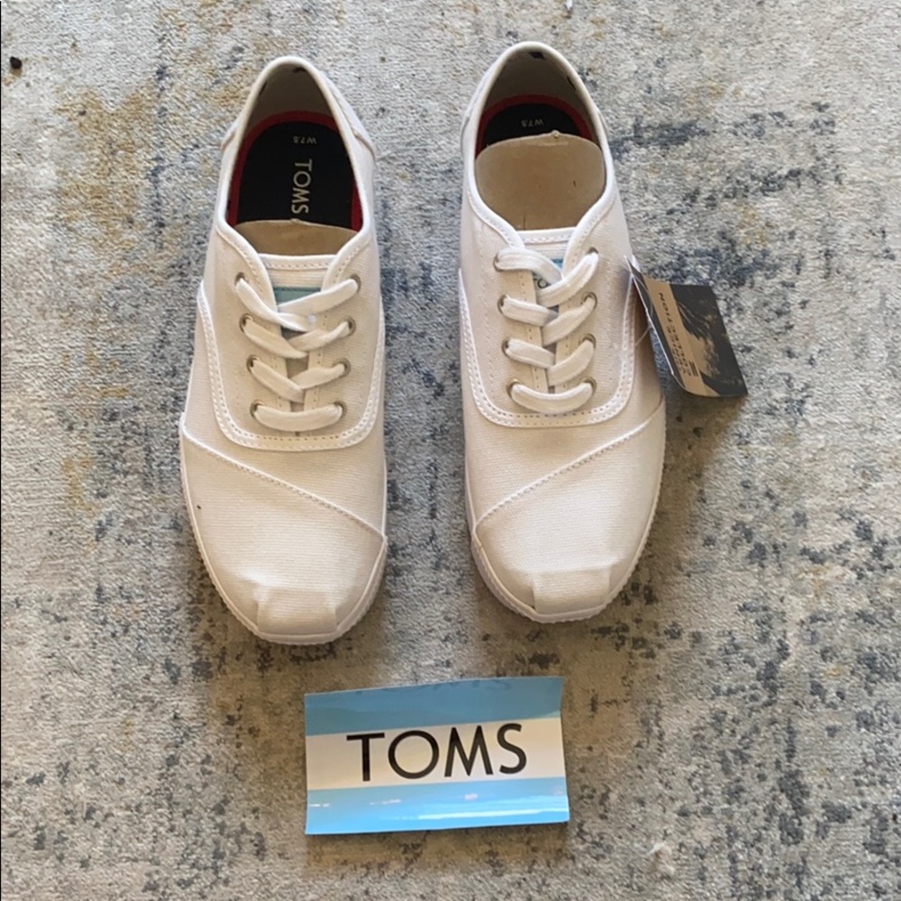 BRAND NEW Toms white platform sneakers